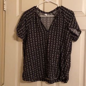 Black Old Navy short sleeve shirt